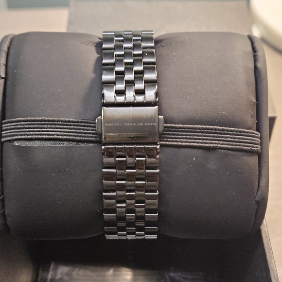 Marc by Marc Jacobs Black Watch - Picture 2 of 6